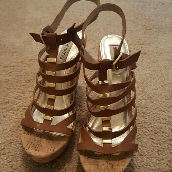 Steve madden wedge shoe