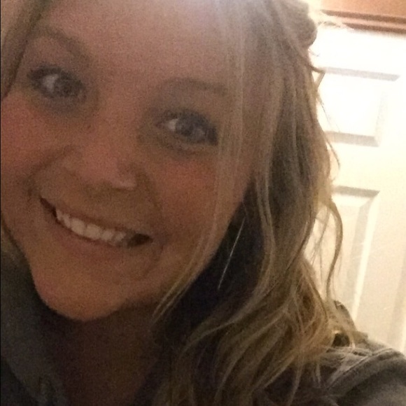 Meet your Posher, Kiersten - Picture 1 of 1