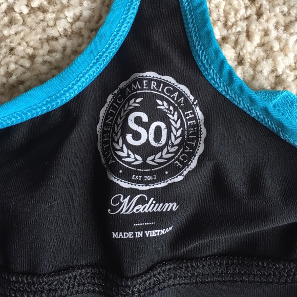 🎉🎉Built in bra workout shirt - Picture 3 of 3