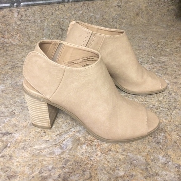 Mossimo Supply Co. Shoes - Gorgeous open toed heels