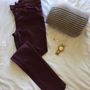 American Eagle burgundy skinny jeans.