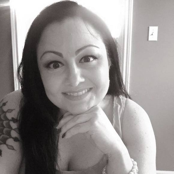 Meet your Posher, Renee - Picture 1 of 1