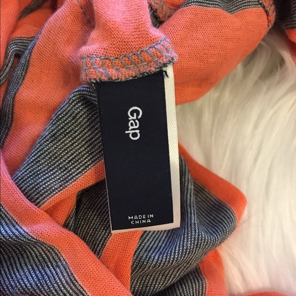 Gap Infinity Scarf - Picture 2 of 2