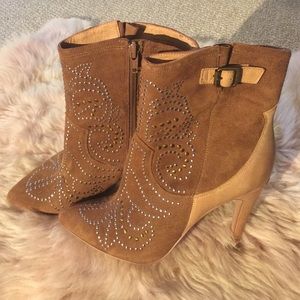 Jodetha Aldo boots size 7