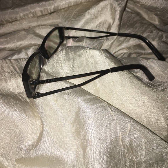 Ted Baker "Pumped Up" B824 Eyeglasses. - Picture 2 of 4