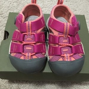 Size 4 Toddler Keens