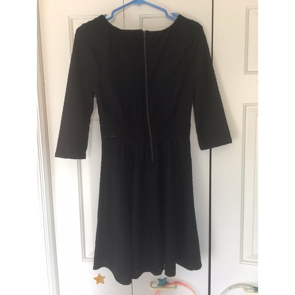 Little black dress with half sleeves - Picture 3 of 3