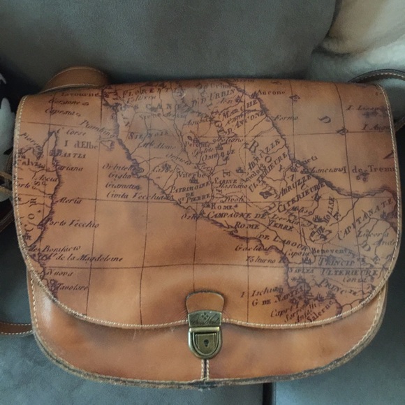 Patricia Nash Messenger bag.
