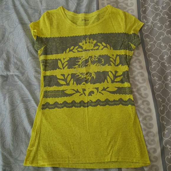 Express XS Graphic Tee