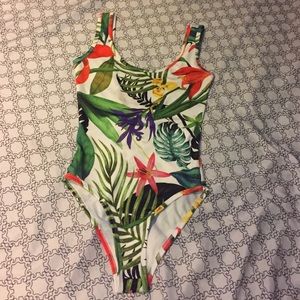 HOLD❗️Floral bodysuit & Black Choker