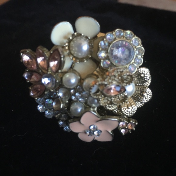 Cluster flower bomb ring