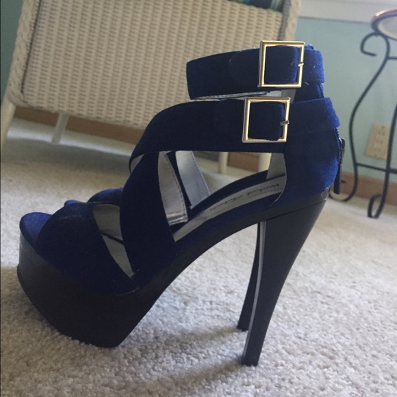 Royal blue heels - Picture 2 of 3