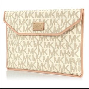 Michael Kors Sleeve for MacBook Air 11" Cream