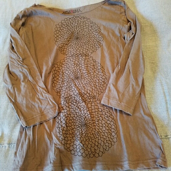 3/4 sleeve patterned tee