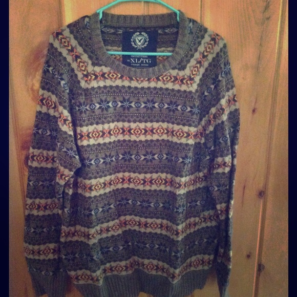 American Eagle Sweater