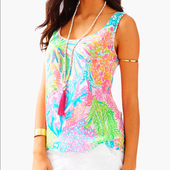 NWT Sz small cosmos top in lovers coral!