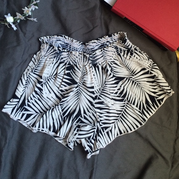 Brandy Melville John Galt Palm Leaves Rayon Shorts