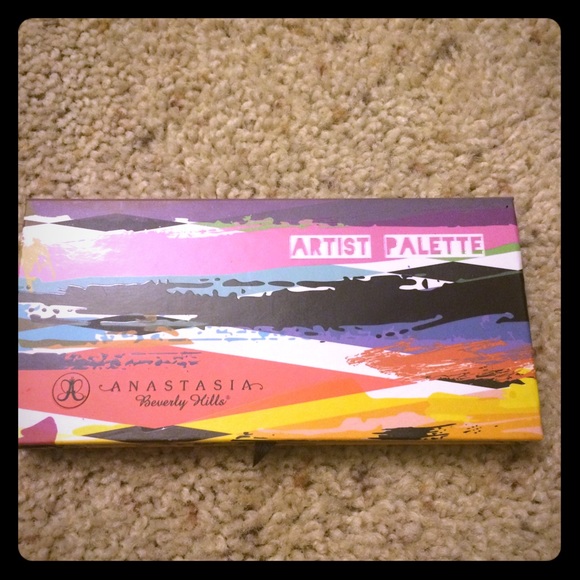 Anastasia Artist palette