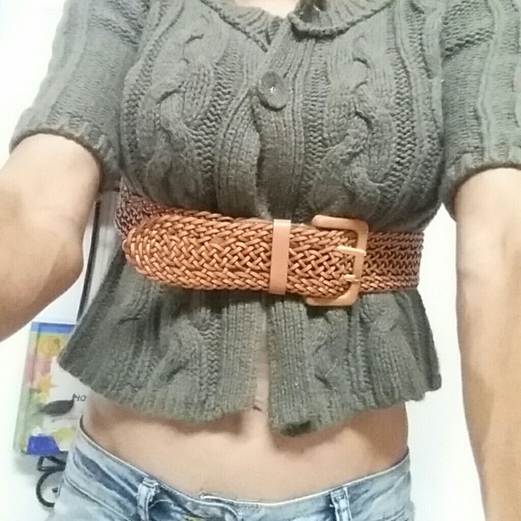 Small knitted American Eagle cropped sweater. - Picture 3 of 4
