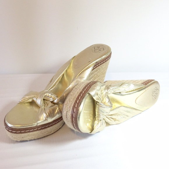 BCBGENERATIONS Gold Platform Wedges - Picture 2 of 4