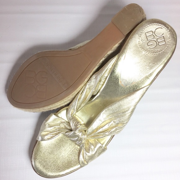 BCBGENERATIONS Gold Platform Wedges - Picture 4 of 4