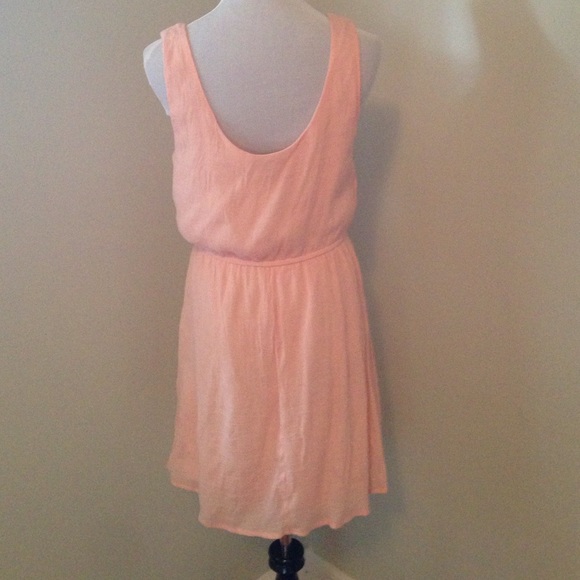 Pretty in pink dress - Picture 3 of 4