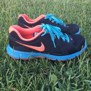 Nike Revolution 2 Sneakers