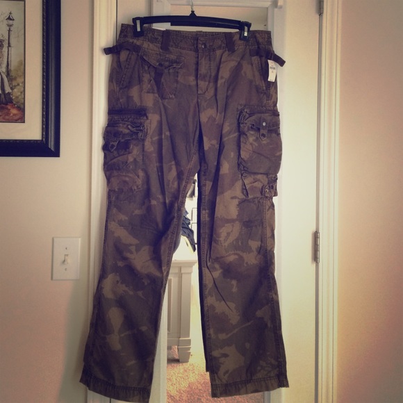 Gap camouflage pants