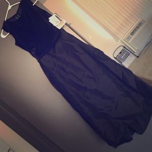 Tag still on Jessica McClintock girl's gown