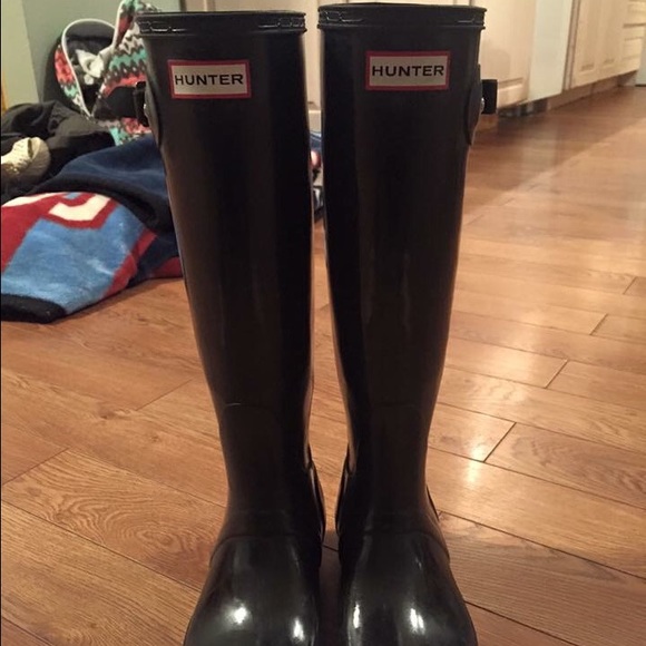 black hunter boots