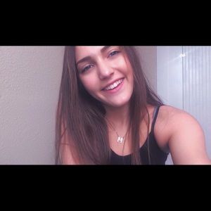 Meet your Posher, Macie