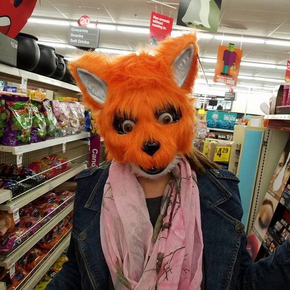 Meet your Posher, Tabitha - Picture 1 of 1