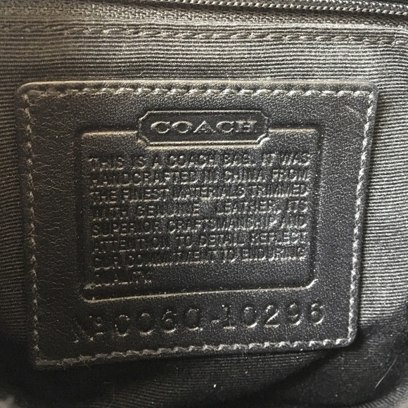 Small Coach Signature bag 🎉Temp price drop! - Picture 2 of 2