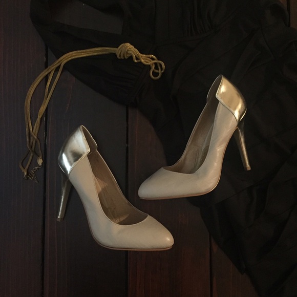 Aldo Leather Beige\ Gold pumps