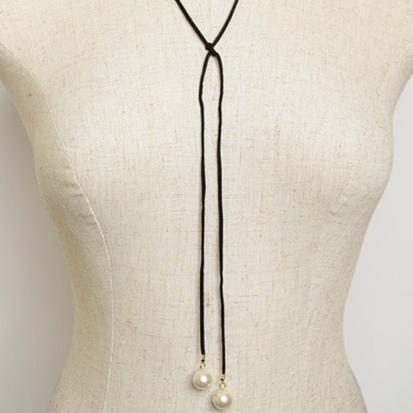 Thread Pearl Necklace Choker