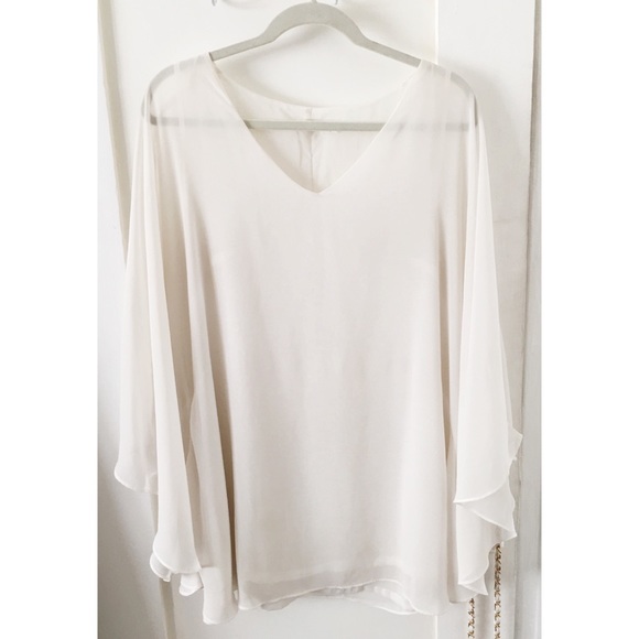 Beautiful chiffon winged-sleeve mini dress. - Picture 2 of 3