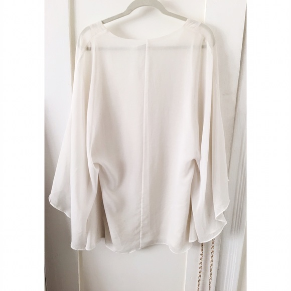 Beautiful chiffon winged-sleeve mini dress. - Picture 3 of 3