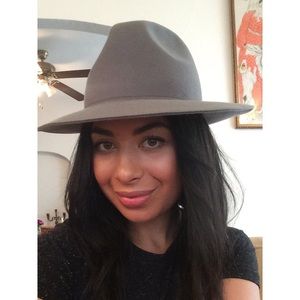 Adorable Grey Felt Fedora!