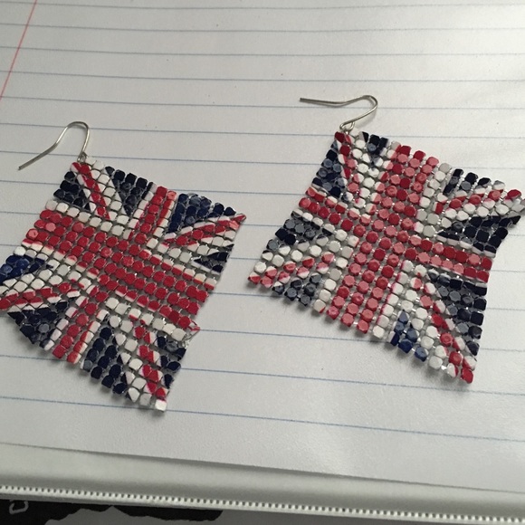 British Flag Earrings - Picture 1 of 3