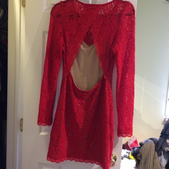 GORGEOUS EXPRESS Lacy red open back dress!! - Picture 2 of 3