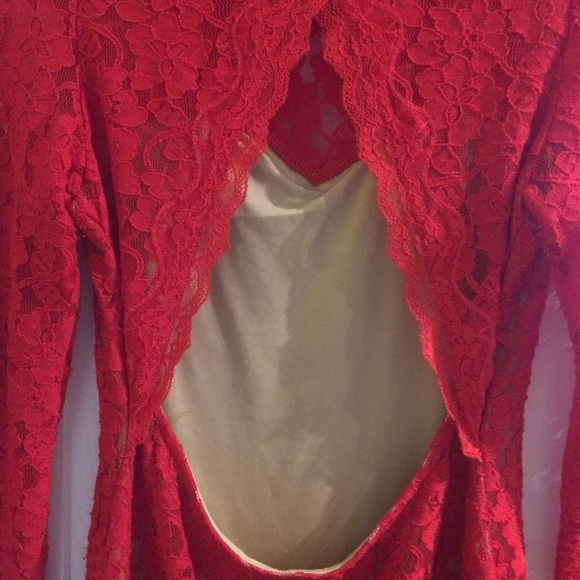 GORGEOUS EXPRESS Lacy red open back dress!! - Picture 3 of 3