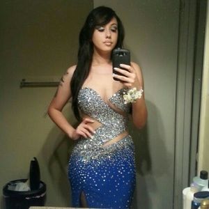 Formal gown/prom dress