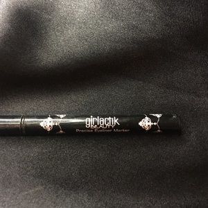 Girltactik black eyeliner pen
