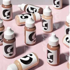 Glossier Perfecting Skin Tint Medium + Makeup Bag!