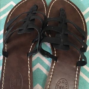 Black American eagle sandals size 9