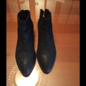 Black suede DV booties