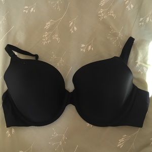 Black VS perfect coverage bra (34D)