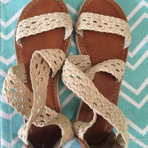 American eagle sandals size 8