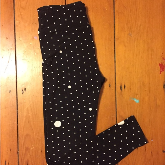 Lularoe OS black polka dot leggings