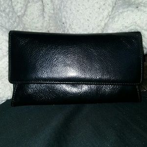 Hobo International Black Kisslock Bifold